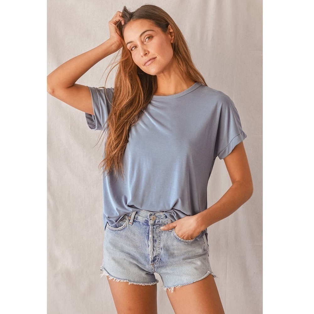LULU’S Dusty Blue Crew Neck Tee